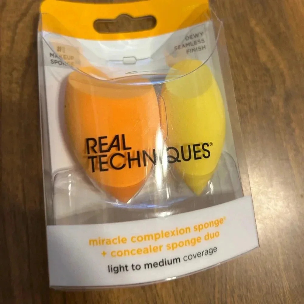 Real techniques Makeup sponges‎ set of 2 NWT